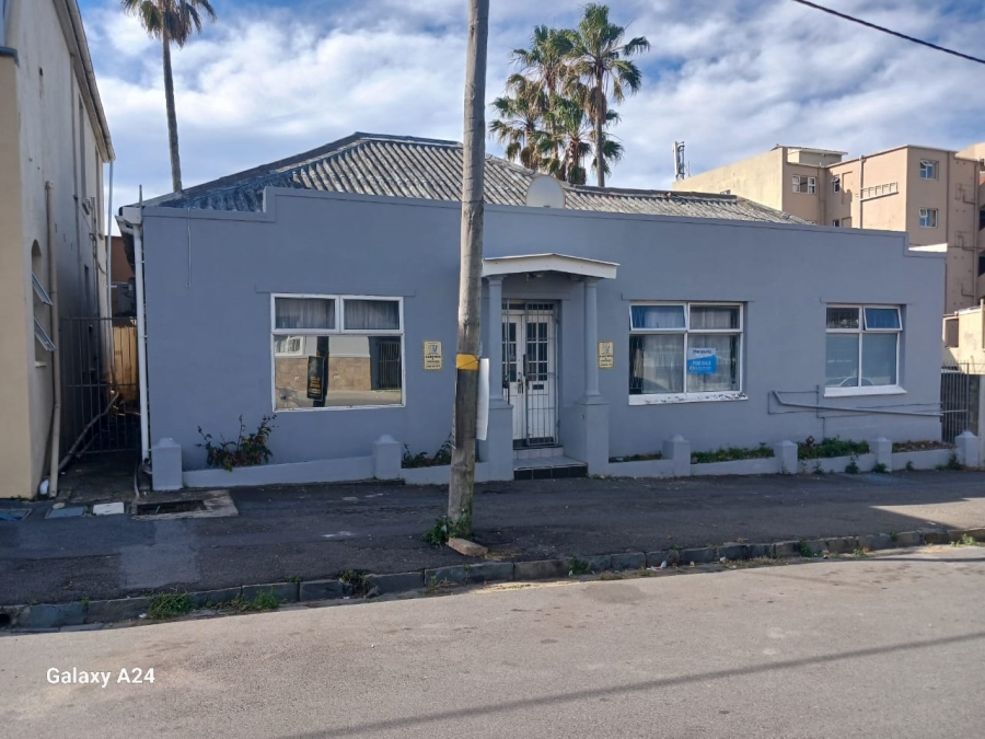 6 Bedroom Property for Sale in Quigney Eastern Cape